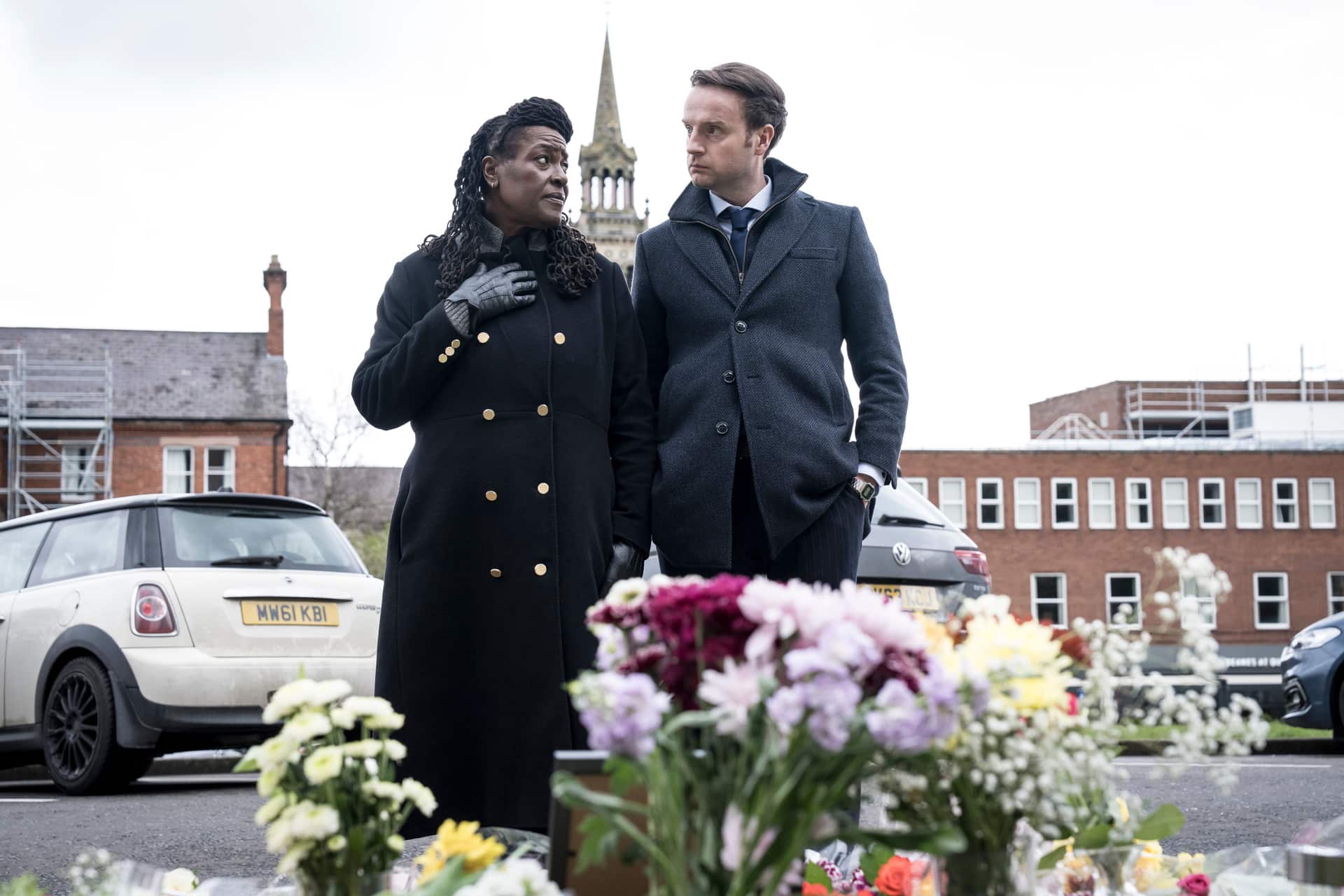 Ellis heute im ZDF: In „Familienbande“ wird eine Polizistin zur Zielscheibe – wer hatte ein Motiv?