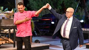 Reiner Calmunds tränenreicher Abschied bei „Grill den Henssler“: Sommer-Special startet mit BBQ-Feuerwerk