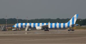Condor-Notlandung nach Triebwerksbrand – Brennende Turbine bei Flug von Korfu nach Düsseldorf sorgt für Schockmoment – Boeing 757 landet sicher in Brindisi