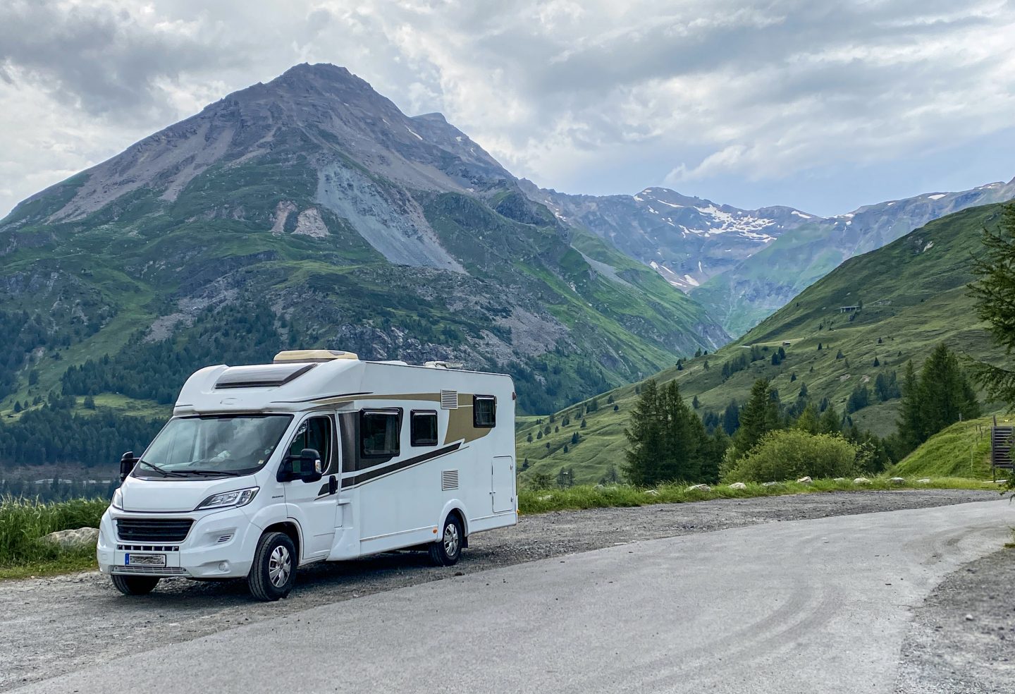 Wohnmobil-Urlaub: So sind Sie bei Panne & Unfall sicher