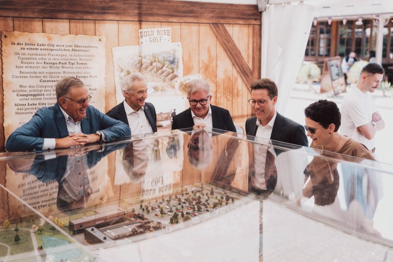 CDU-Ministerpräsidentenkandidat Manuel Hagel im Europa-Park: „Innovativ, erfolgreich, familiär und mit richtig viel Herz!“