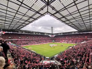 Köln zerlegt den SC Freiburg: Breisgauer taumeln nach 1:4-Klatsche in die Krise
