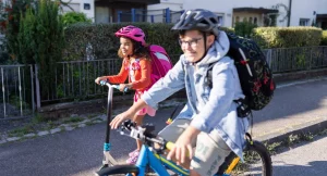 Kampf gegen Elterntaxis: Baden-Württemberg führt Schulstraßen gegen Chaos ein – Was sich jetzt ändert