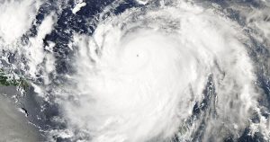 Hurrikan Erin erreicht in nur 24 Stunden Kategorie 5:  jetzt bedrohen 260-km/h-Winde die US-Küste – jetzt bereiten sich US-Bundesstaaten auf Nebenwirkungen vor