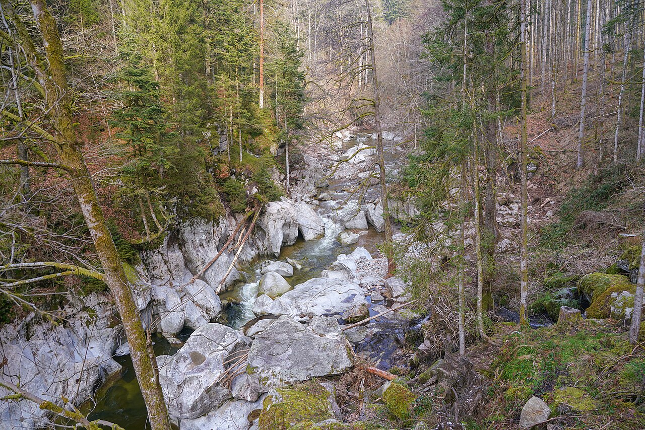 Wandertipp zur "Teufelsküche" im Südschwarzwald: Diese wilde Schlucht müssen Sie erlebt haben 1 Die Teufelsküche im Albtal ist eine, etwa 100 m lange Engstelle im Flussbett der Alb. Sie lieg zwischen den Gemeinden Dachsberg und Albbruck.