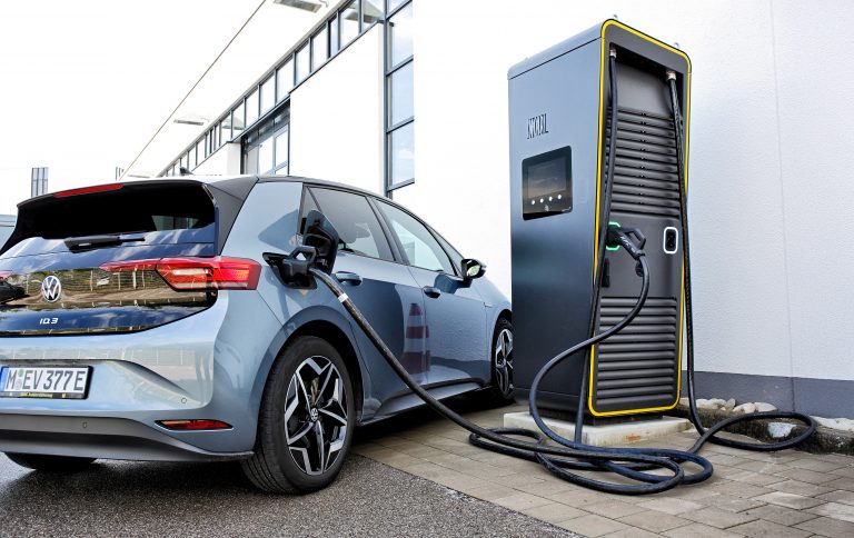 ADAC verrät: So laden Sie Ihr E-Auto deutlich schneller – mit diesen 3 Profi-Tricks