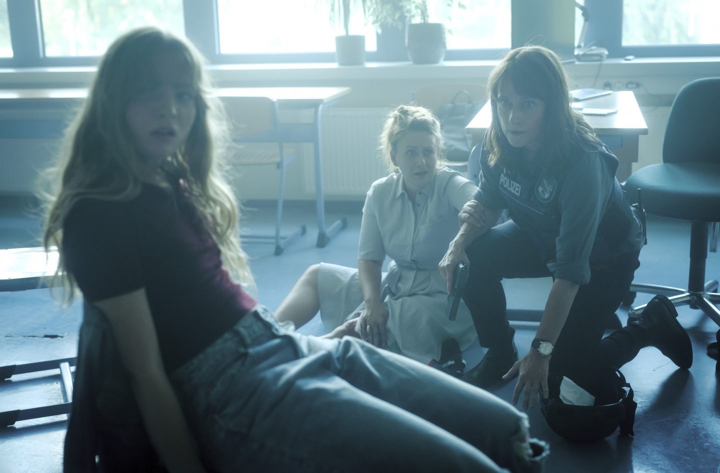 Kein Tatort heute! Polizeiruf 110-Kritik „Sie sind unter uns“: Amoklauf, Panik, Livestream – dieser Krimi geht an die Nerven