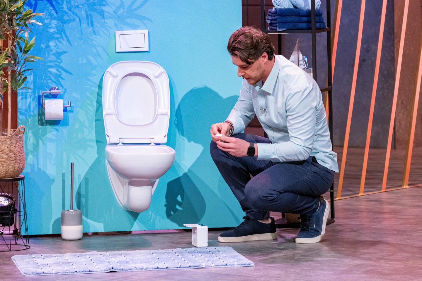 WC-Gerüche adé: AIR CUBE bei die „Höhle der Löwen“  – Sensor saugt ab, Ionen reinigen ganz ohne Chemie & ohne Filterwechsel