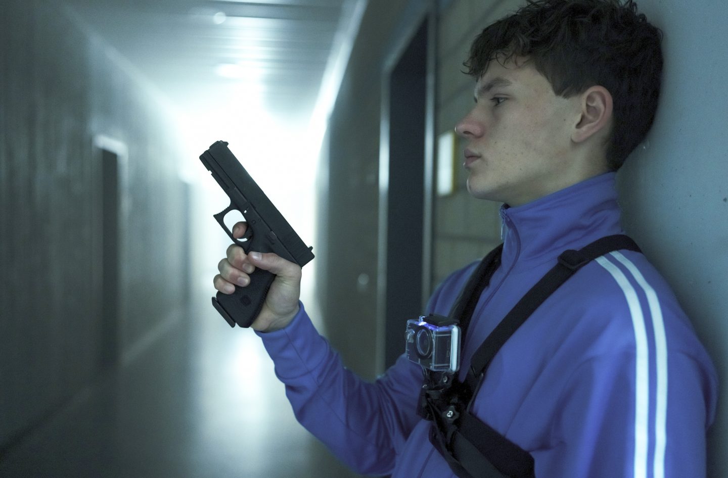 Kein Tatort heute! Polizeiruf 110-Kritik „Sie sind unter uns“: Amoklauf, Panik, Livestream – dieser Krimi geht an die Nerven 1 Kein Tatort heute! Polizeiruf 110-Kritik „Sie sind unter uns“: Amoklauf, Panik, Livestream – dieser Krimi geht an die Nerven 1 Polizeiruf 110 Sie sind unter uns