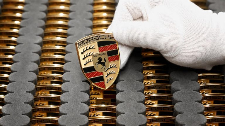 Porsche Aktie unter Druck: Milliardenverlust, Modellchaos und Jobangst