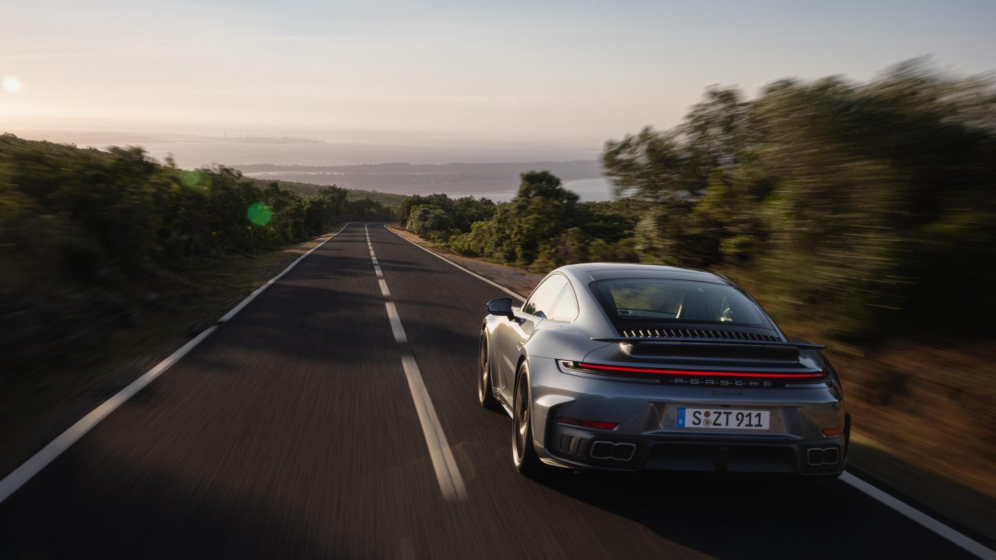 Stärkster 911 aller Zeiten: Porsche zeigt neuen Turbo S mit 711 PS – Hybrid-Power, Rekordzeit und exklusives Design