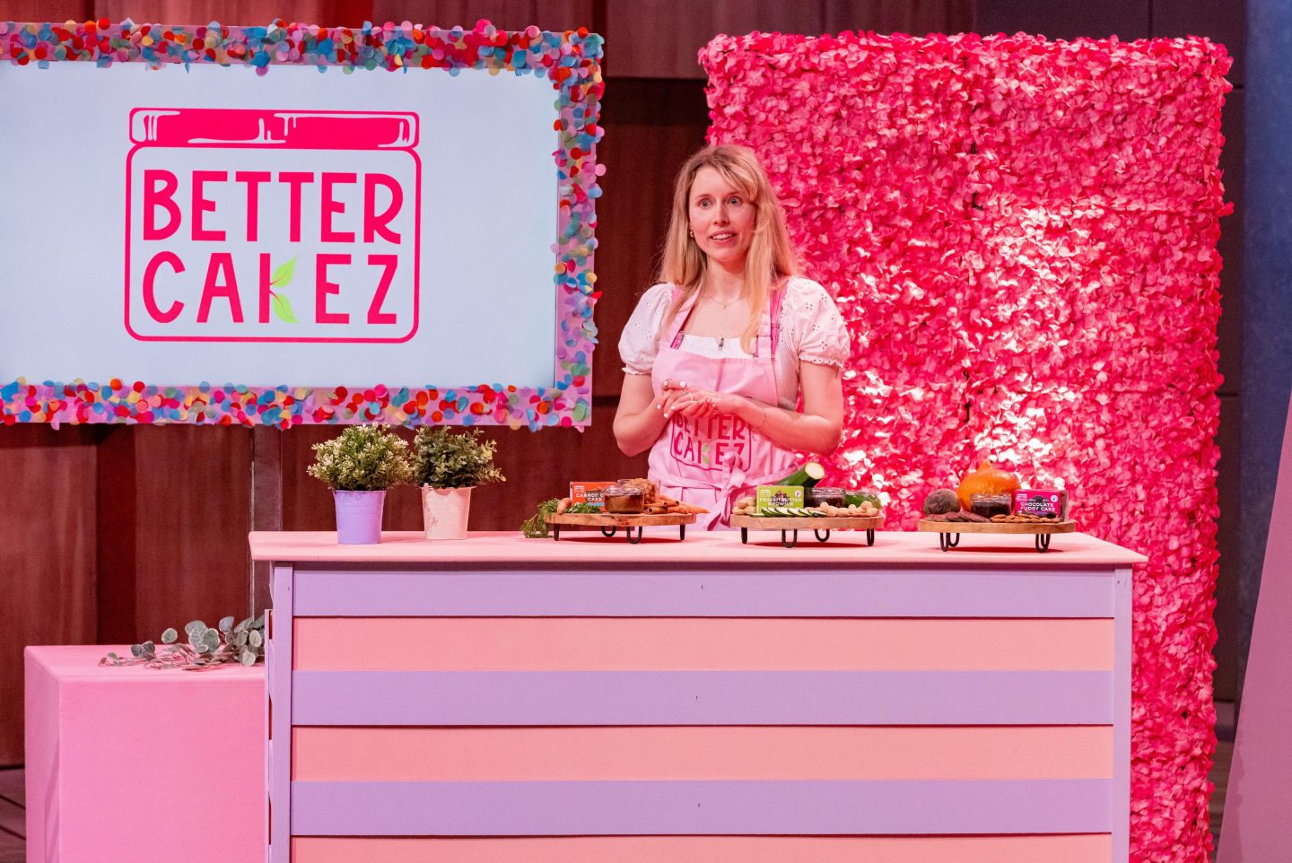 BetterCakez bei „Die Höhle der Löwen“: Gesunde Snack-Kuchen mit Powerzutaten – Juristin wagt Neuanfang mit süßer Idee