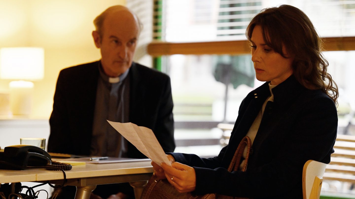 Herzkino heute: „Frühling – Lauf weg, wenn du kannst“ – Simone Thomalla zwischen Bedrohung und Liebesglück 2 Herzkino heute: „Frühling – Lauf weg, wenn du kannst“ – Simone Thomalla zwischen Bedrohung und Liebesglück 84936 0 11