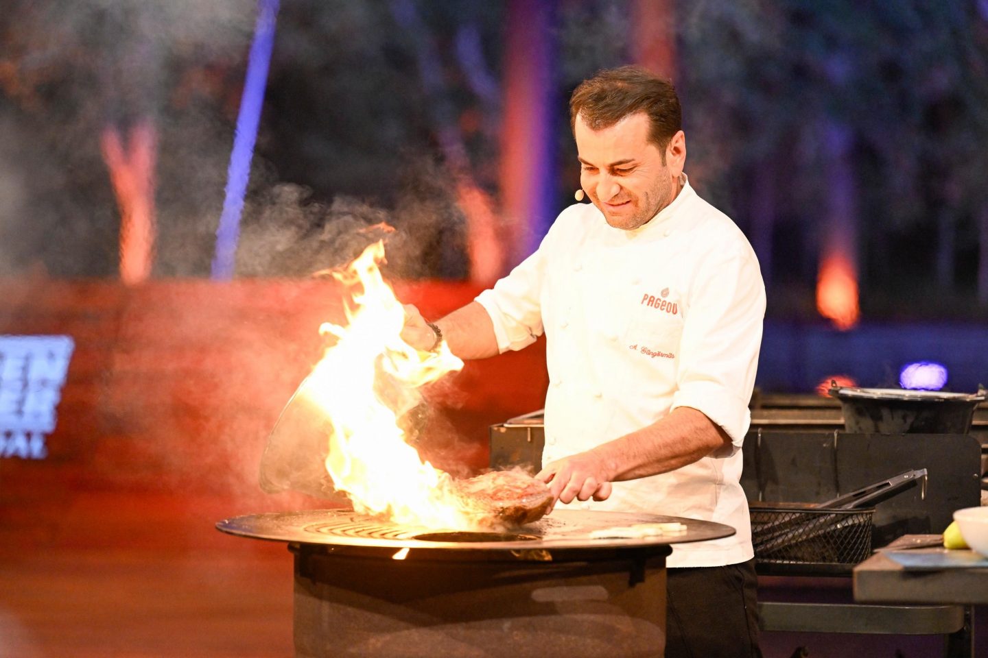 "Grill den Henssler Sommer-Special" heute: Bruce Darnell sorgt für Glamour – und Henssler landet im kalten Wasser! 910D6 1