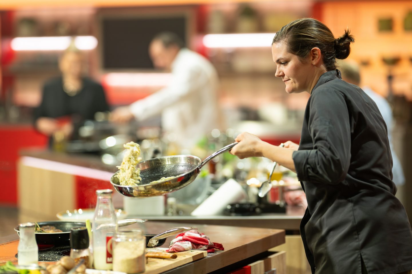 „Die Küchenschlacht XXL“: Hobbyköche fordern heute die Profis heraus 2 „Die Küchenschlacht XXL“: Hobbyköche fordern heute die Profis heraus 94079 0 16