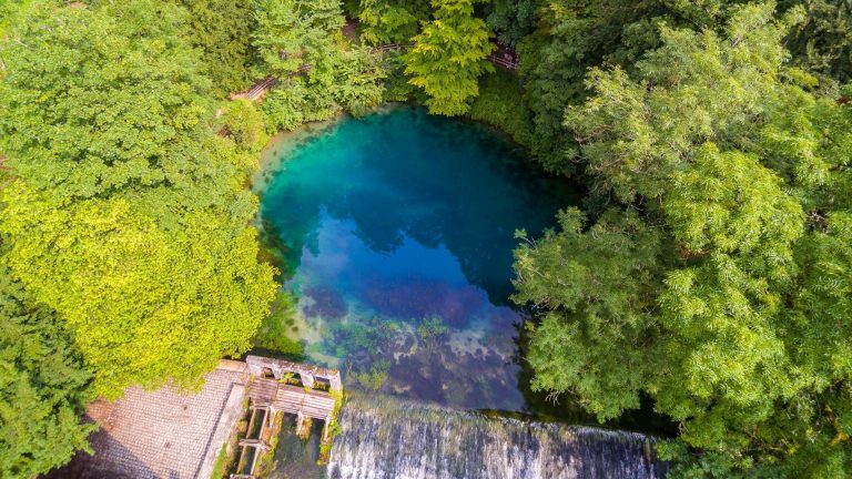 Naturwunder des Jahres 2025: Was der Blautopf in Blaubeuren so besonders macht – Baden-Württembergs Naturjuwel holt Platz 2