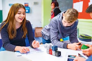 Roboter bauen und Zukunft entdecken: Gymnasium Trossingen wird zum MINT-Campus