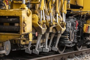 Pendler-Frust im Südwesten: Bauarbeiten legen mehrere Bahnstrecken lahm – Busse statt Züge