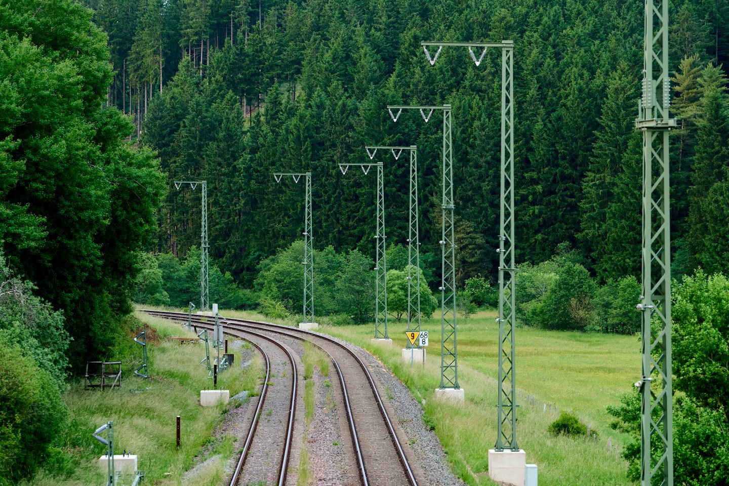 Baustart in Waldshut: Elektrifizierung der Hochrheinbahn bringt mehr Züge und neue Haltepunkte