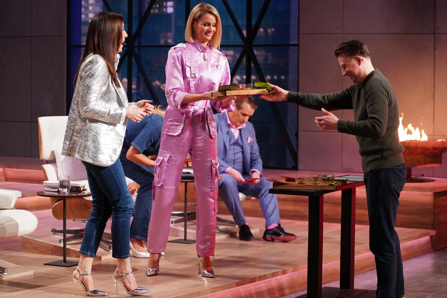 Die Höhle der Löwen heute – 5 Startups kämpfen um einen Deal – 98-Jähriger, Tofu-Finisher & WC-Revolution E7244 1