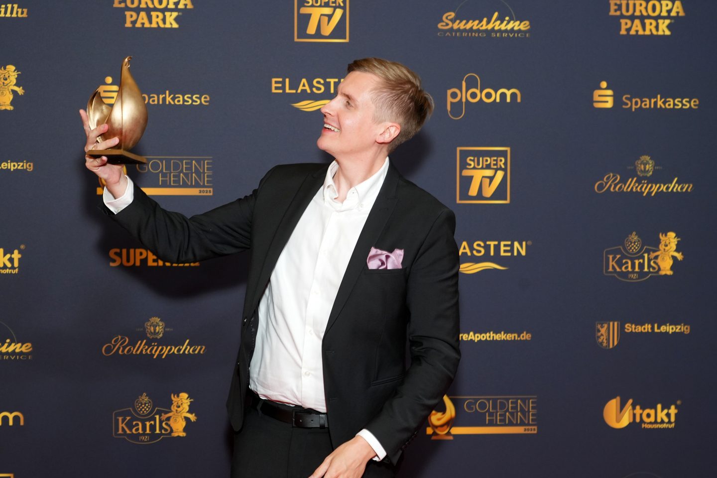 Goldene Henne 2025: Große Jubiläumsgala in Leipzig – mit Comeback, Tränen und emotionalen Momenten JKH09296