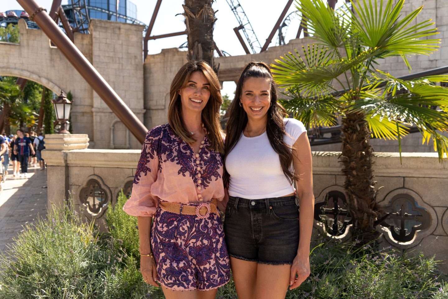 Ein Traum wird wahr: Sally eröffnet ihr erstes Café im Europa-Park