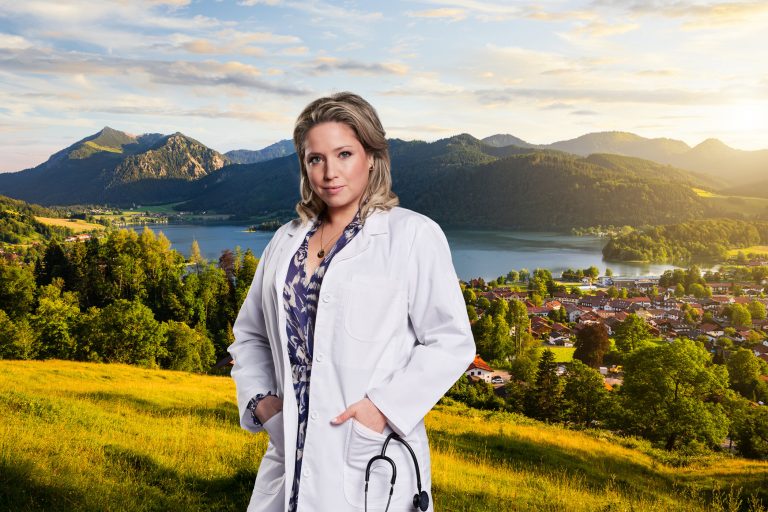 „Die Landarztpraxis“ erobert Europa – Caroline Frier jetzt als „The Country Doctor“