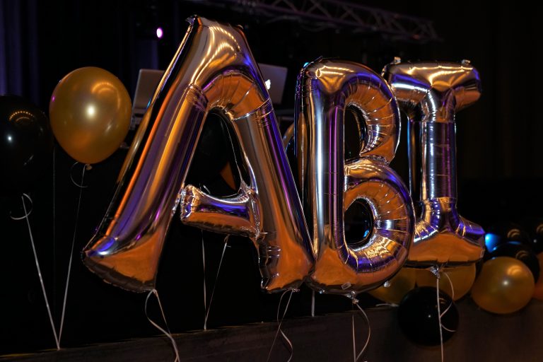 Abi 2025 in Baden-Württemberg: Schnitt stabil – aber NC macht Kampf um den Traumstudienplatz härter denn je