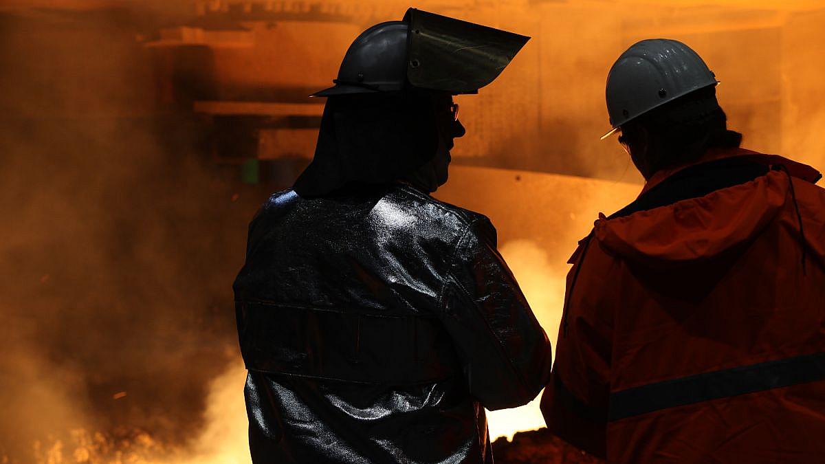 IG Metall warnt in Deutschland vor Folgen der Arbeitszeit-Reform