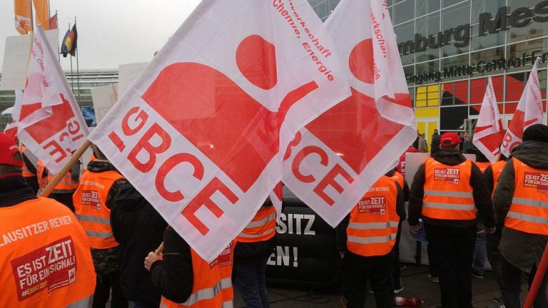 IG BCE-Umfrage: Deutliche Ablehnung der Arbeitszeitreform