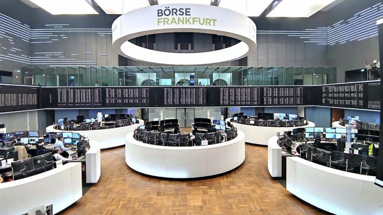 Dax startet im Plus – Anleger bleiben im Abwarte-Modus