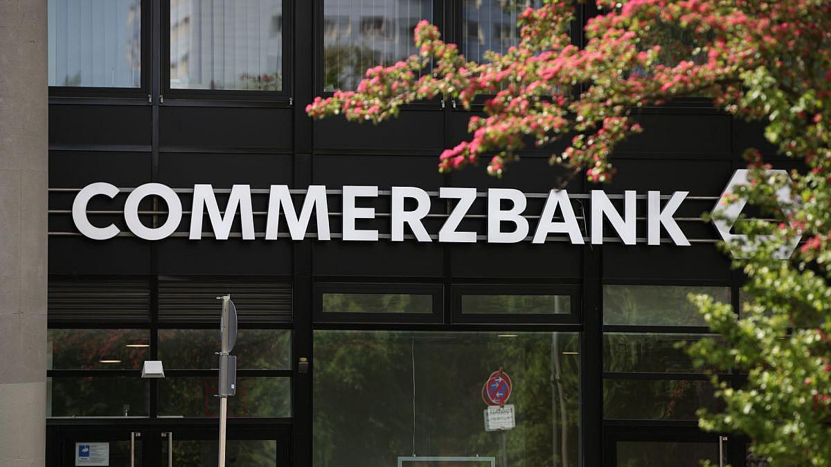 Commerzbank signalisiert Interesse an größeren Übernahmen