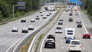 Union lehnt Rauchverbot im Auto mit Kindern in Deutschland ab
