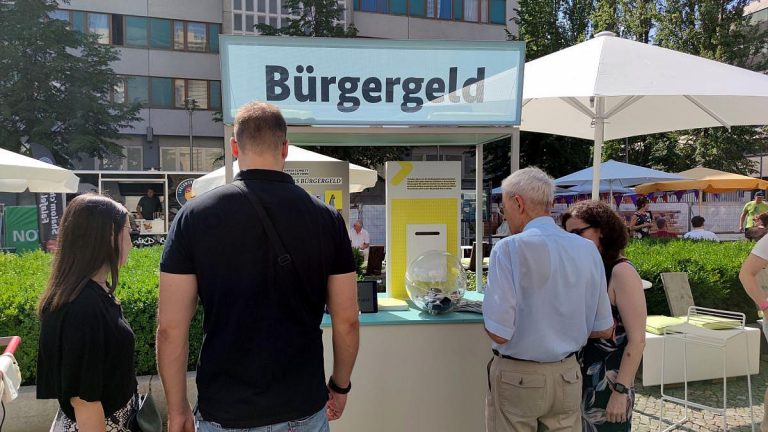 Berlin: Sozialrechtler hält Linnemanns Bürgergeld-Vorstoß für rechtswidrig