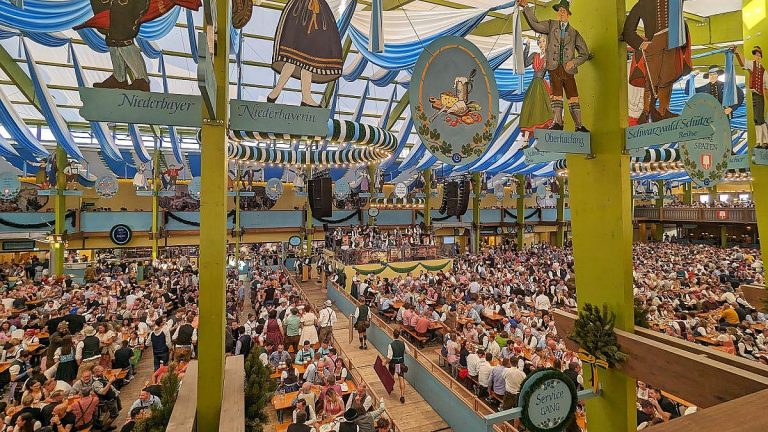 Oktoberfest in München offiziell eröffnet Oktoberfest in München offiziell eröffnet