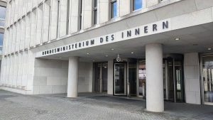 Bundesregierung plant offenbar neue Abschiebungen nach Afghanistan – Gespräche mit Taliban in Katar