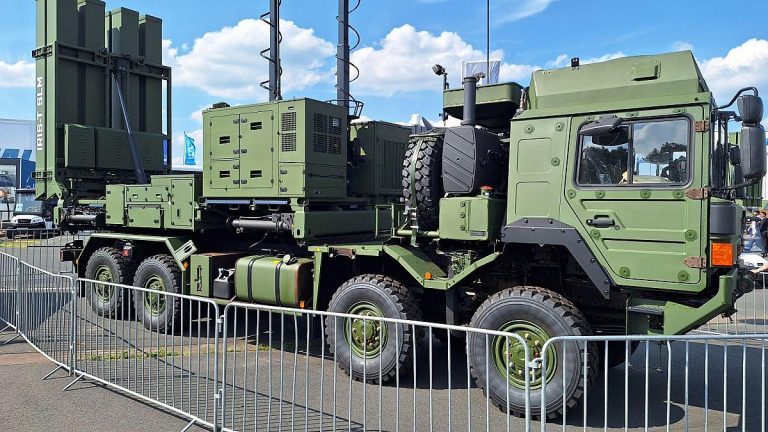 Umfrage: Deutsche lehnen Abschuss russischer Kampfflugzeuge ab