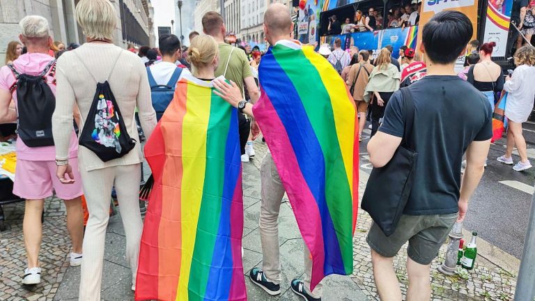 Berlin: Bundesrat ebnet Weg für LGBTQ-Schutz im Grundgesetz
