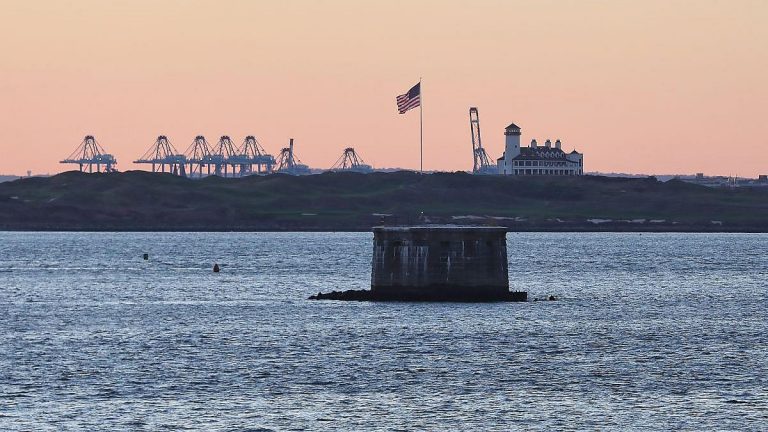 Exportüberschuss mit USA sinkt auf Tiefststand seit 2021 Exportüberschuss mit USA sinkt auf Tiefststand seit 2021