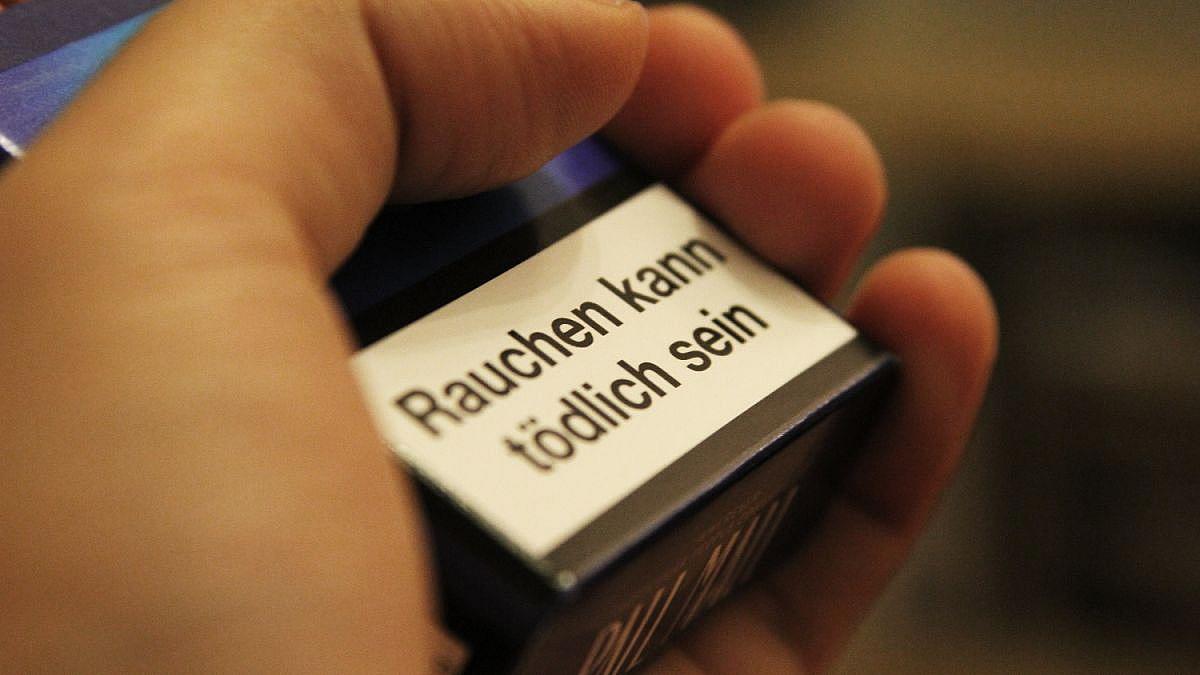 Bundesgesundheitsministerium: Offen für Auto-Rauchverbot