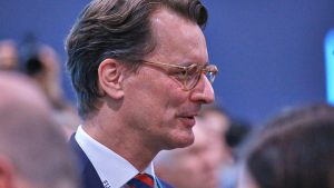 Wüst zufrieden mit CDU-Ergebnis bei NRW-Kommunalwahl