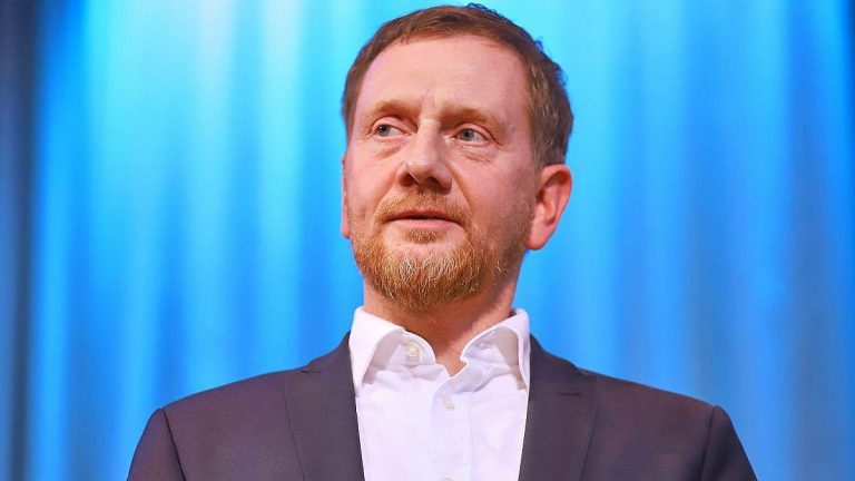 Sachsen: Kretschmer kritisiert Verteilung der Rüstungsaufträge