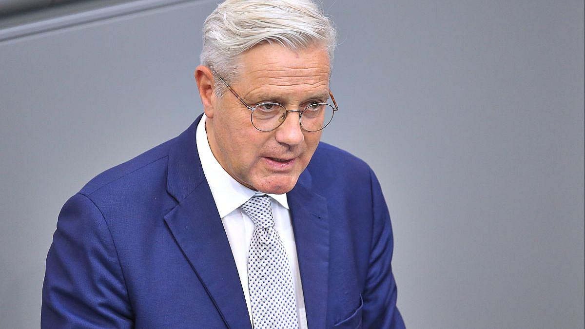 Nach Drohnenvorfall: Röttgen fordert Abwehrdrohnen für die Bundeswehr