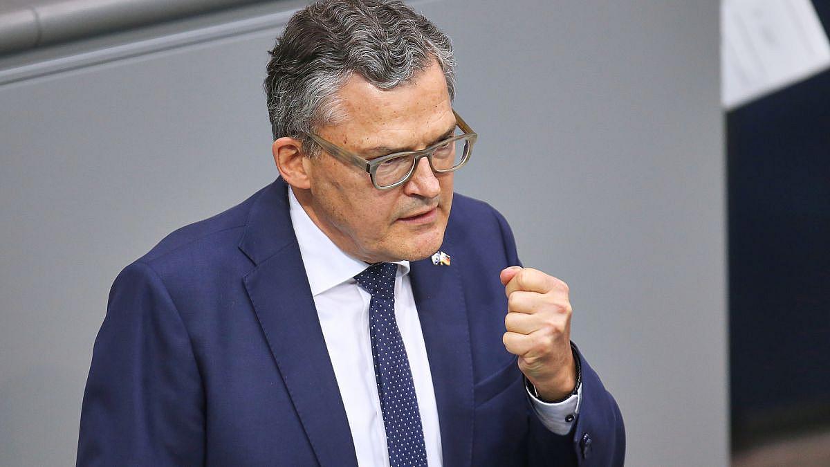 Nach Drohnen-Vorfällen in Europa: Kiesewetter fordert Ausrufung des Spannungsfalls