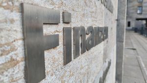 Öffentliches Finanzierungsdefizit in Deutschland im ersten Halbjahr 2025 gesunken