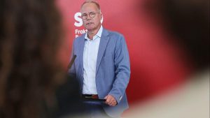 „Das wird kein leichter Weg“ – SPD-Fraktionschef Miersch kündigt harte Sozialreformen an