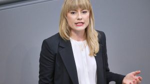 Linke kritisiert Dobrindts Abschiebungspläne für Afghanistan