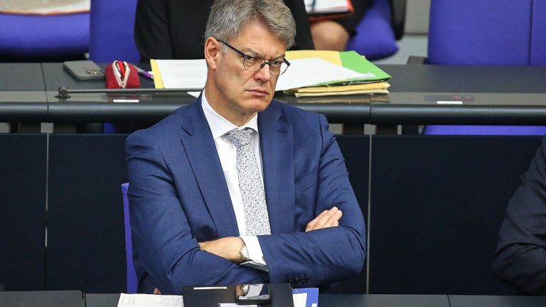 DB-Betriebsratschefin kritisiert Bundesverkehrsminister Schnieder in internem Schreiben