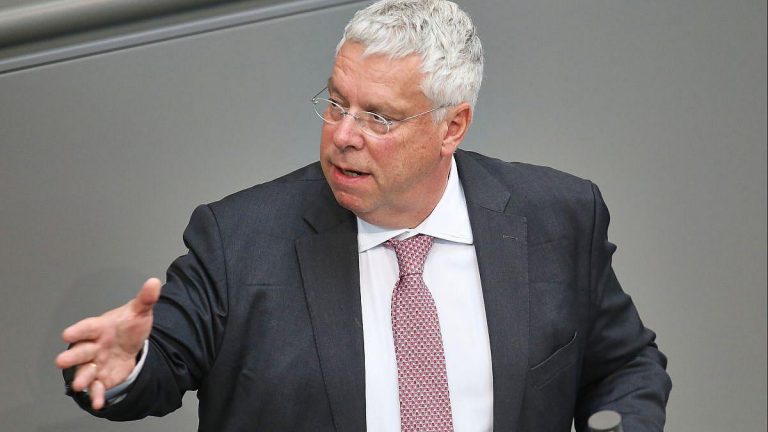 Berlin: Union fordert Abschuss russischer Kampfjets über Nato-Gebiet