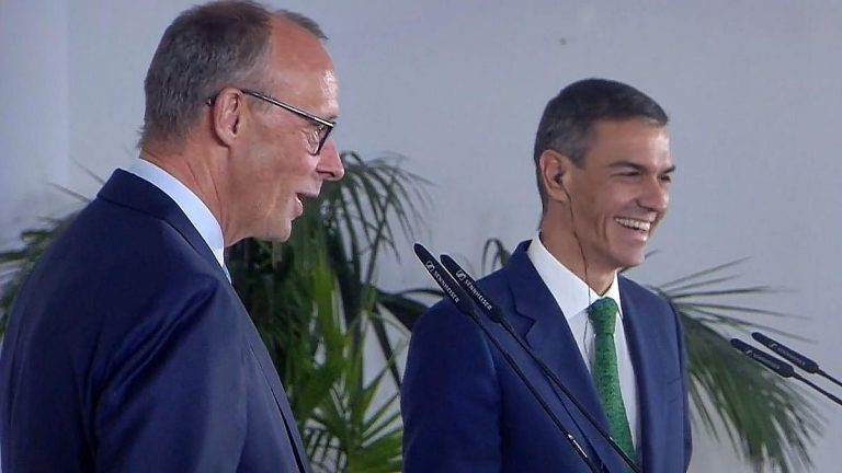 Merz und Sánchez in Madrid: Uneinigkeit bei Israel, Einigkeit bei FCAS?
